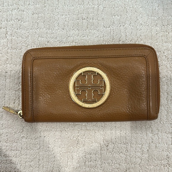 Tory Burch wallet - Picture 1 of 4